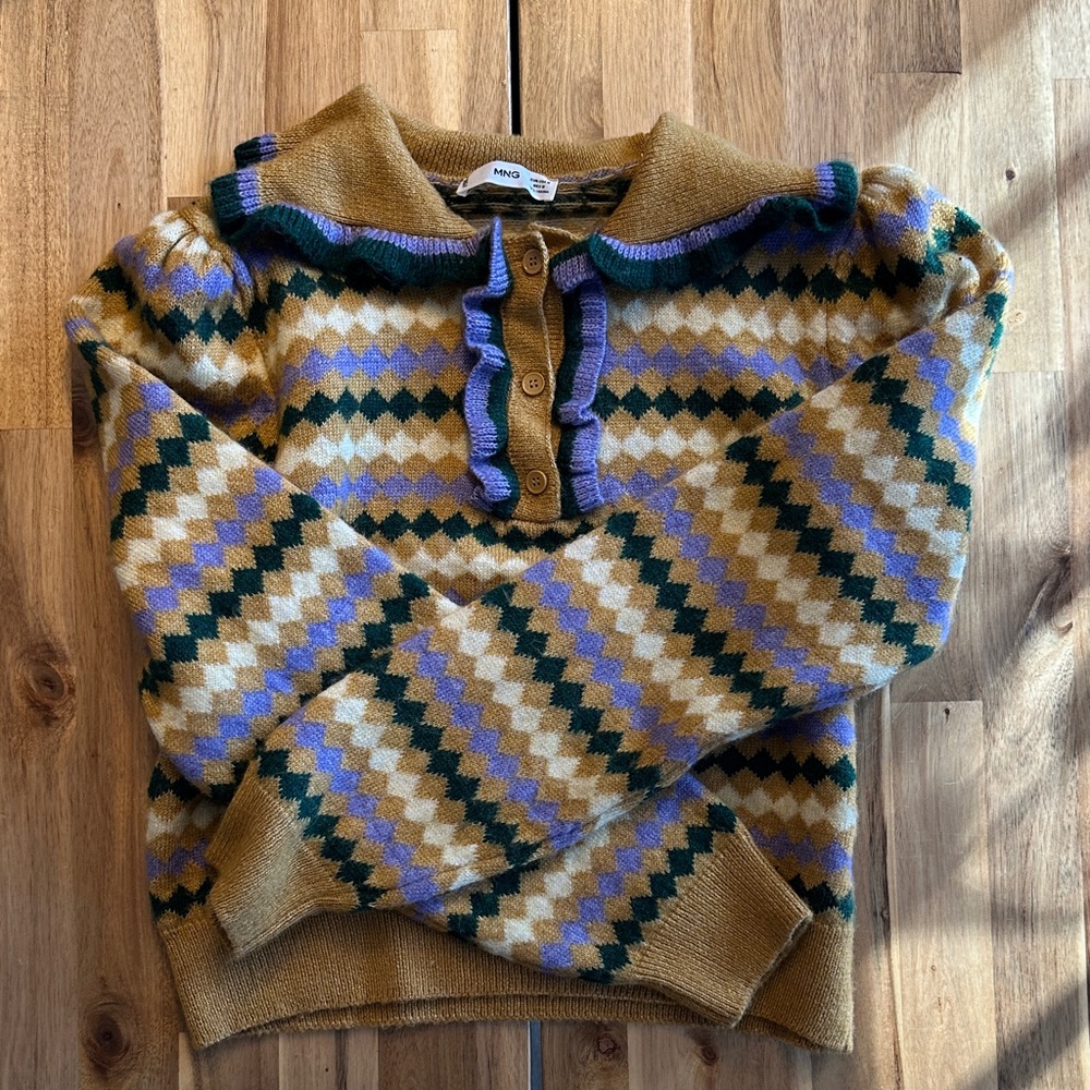Patterned Knit Sweater with Ruffle Collar